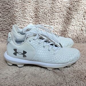 Under Armour White and Gray Girl’s Softball Cleats